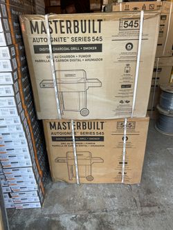 MASTERBUILT Autolgnite Series 545 Digital Charcoal Grill and Smoker