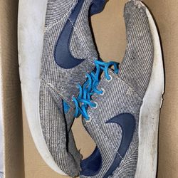 Nike Roshe Runs & Nike Free Knits