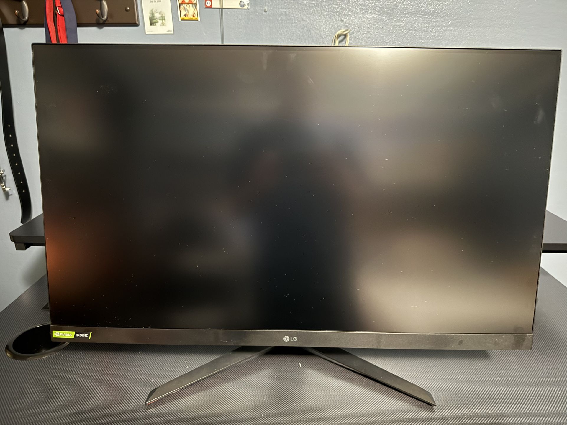 32in Flatscreen LG Ultra Gear QHD Monitor