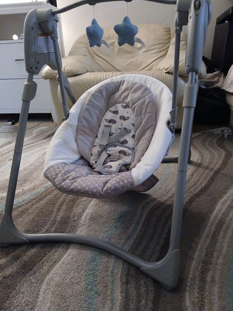 Graco Baby Swing