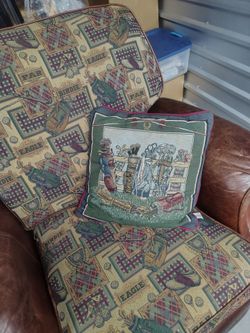 Limited design high-end leather and golf tapestry nailhead recliner with matching pillow