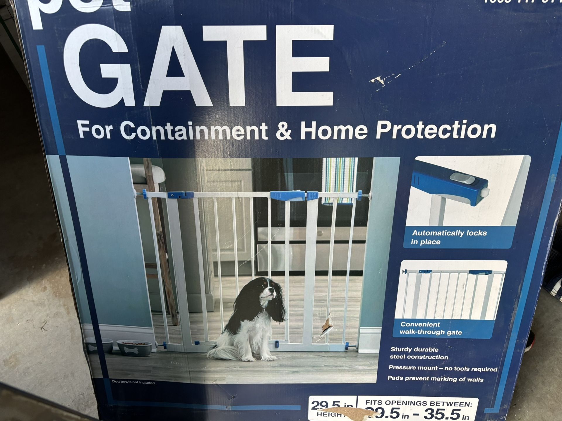 Pet Gate/ Baby Gate