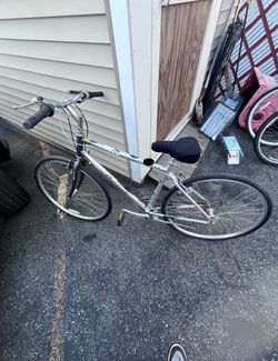 Giant Cypress ST Bike