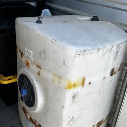 100 Gallon Water Tank