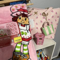 Strawberry Shortcake Blanket & Juicy 