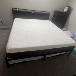 King Bed With Mattress