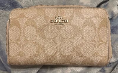Coach Signature Zip-Around Wallet