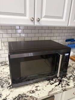 Hamilton Beach 1000 Watt Microwave with Turntable