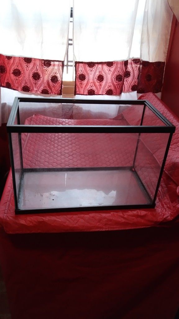 Small Fish Tank Or Turtles Tank