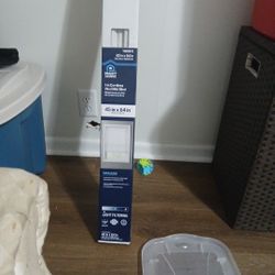 One inch quarters vinyl mini blind