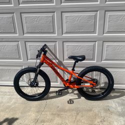 Kids Specialized Mountain Bike 20”