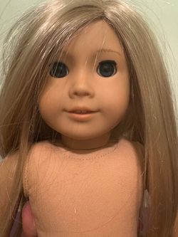 Gorgeous American girl, doll blonde hair