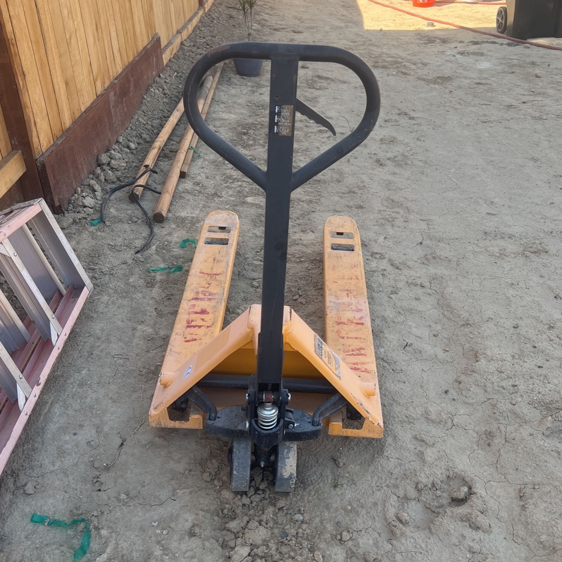Pallet Truck W/Scale Low Profile Economy 5000 Lb