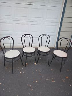 Set of 4  vintage Thonet style BENTWOOD Bistro Dinning  chairs