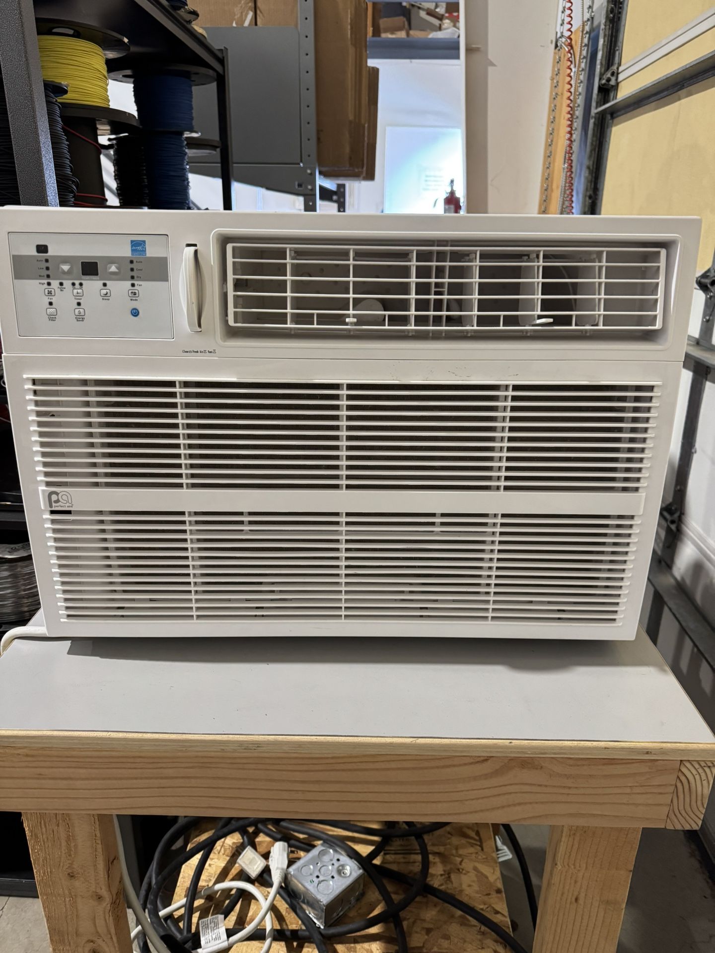 25000 BTU AC unit $400