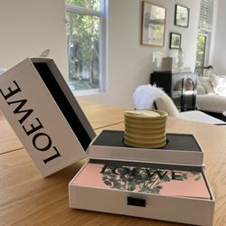 LOEWE Honeysuckle Candle + Oregano Soap Set