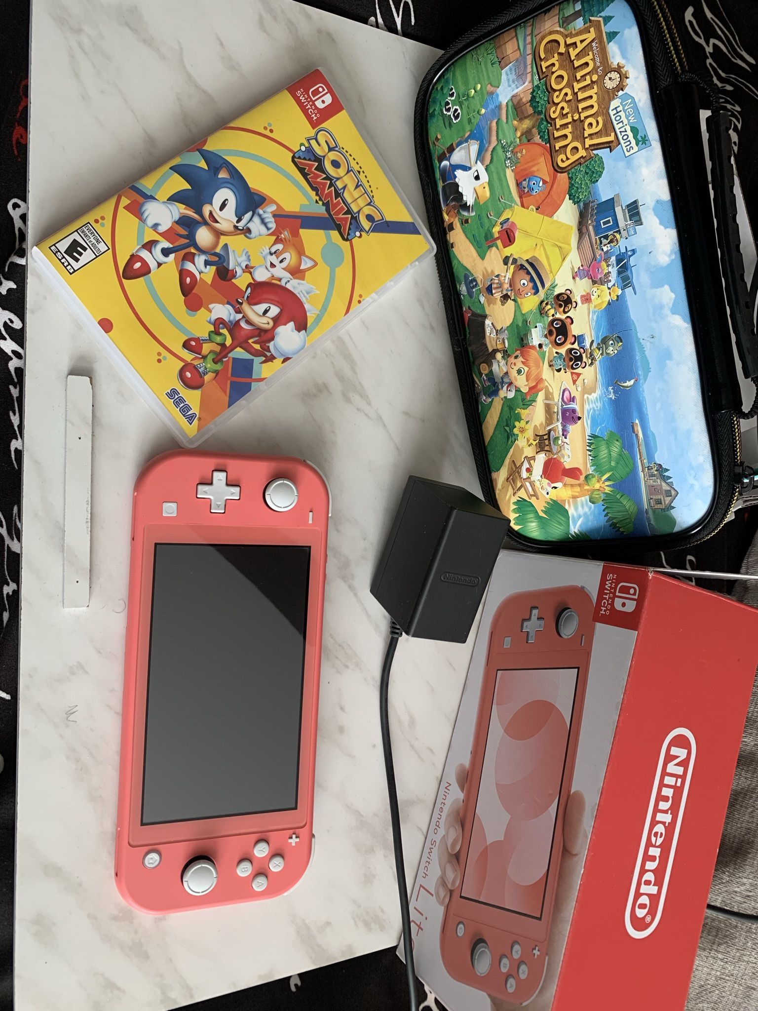 Coral Nintendo Switch Lite 