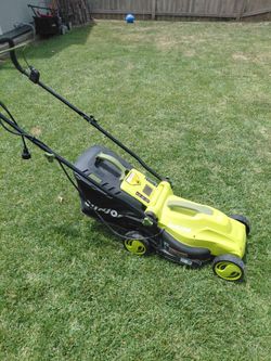 Electric lawnmower