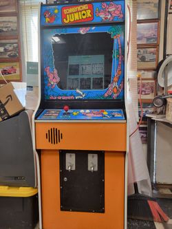arcade game  🕹  60 games on it  donkey kong,Donkey  kong jr, donkey kong 3 