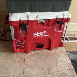 Milwaukee Packout Cooler