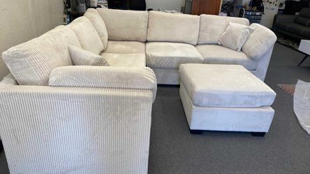 New Beige Sectional Corduroy Couch with Ottoman! Free Delivery 🚚!