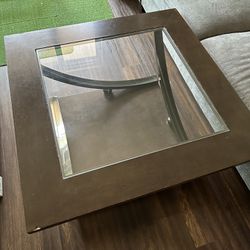 Coffee table (Free with purchase)