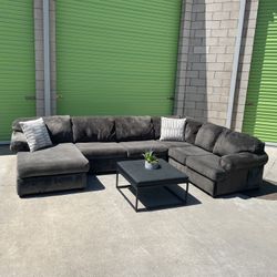 *Free Delivery* Gray Ashley Sectional Couch Sofa 