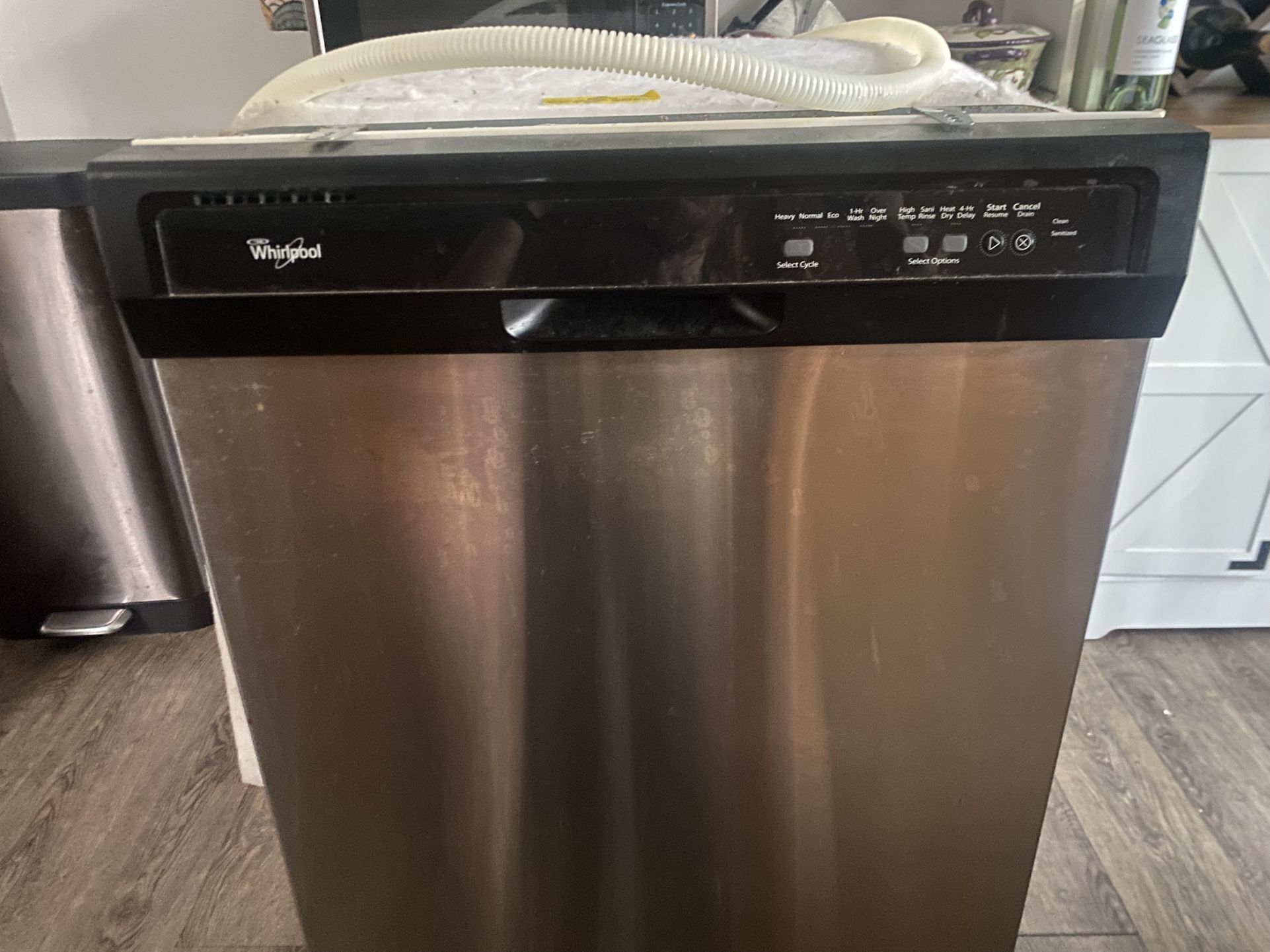Whirlpool Dishwasher Model: WDF510PAYT