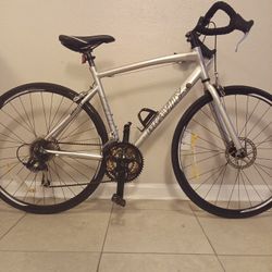 Gravity Avenue Road Bike – Disc Brakes – Needs Gear Cable Attached