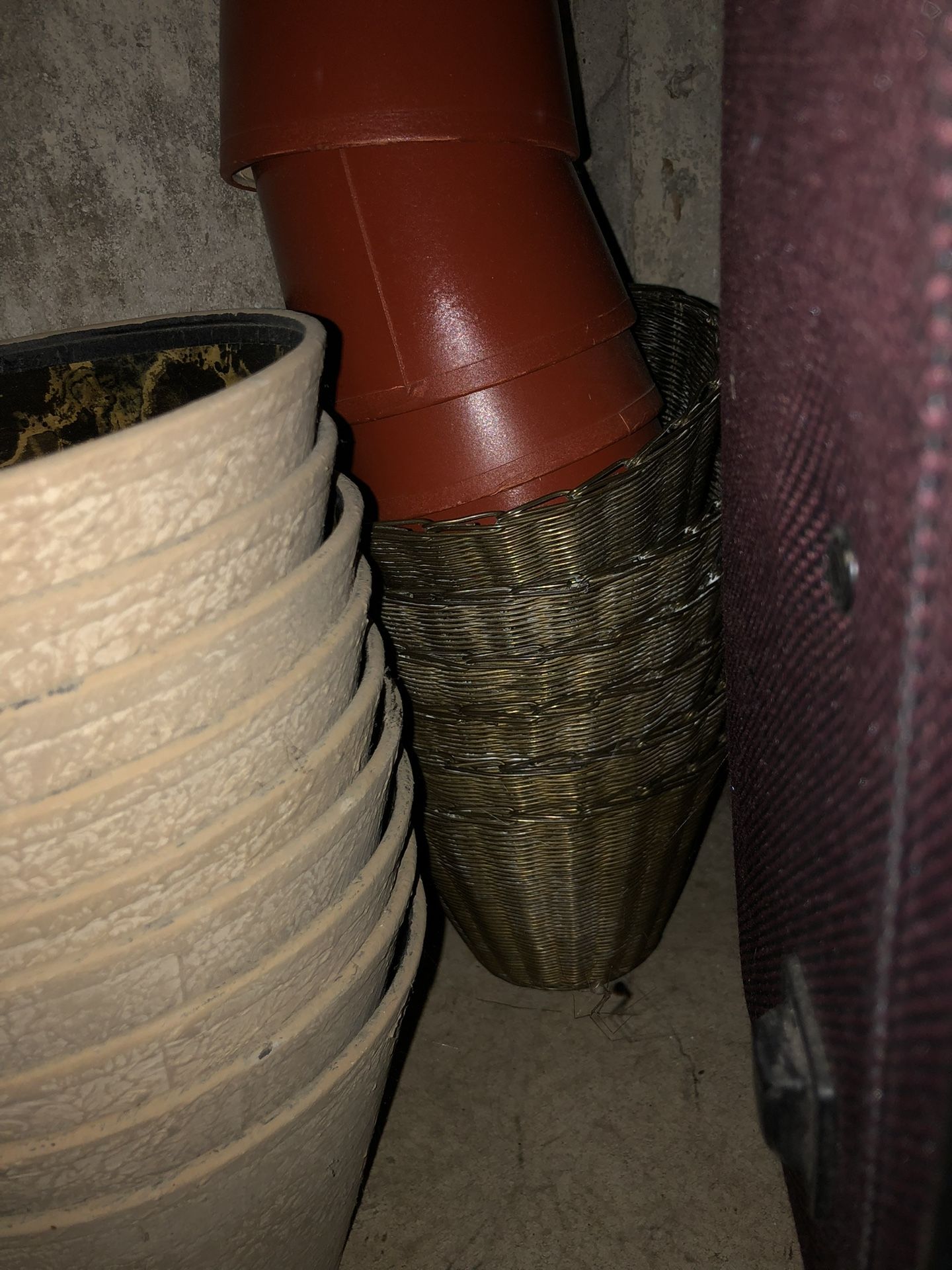 Plenty Of Diffrent Chandeliers Shed Each For $5