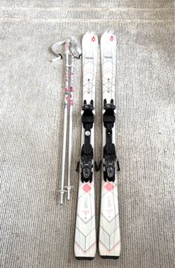 Volkl Women’s White Skis All Mountain Flair 75 147 with Bindings