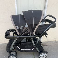 GRACO DOUBLE STROLLER SIT AND STAND 