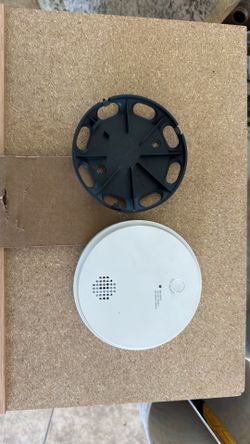 ADT smoke alarm detector white