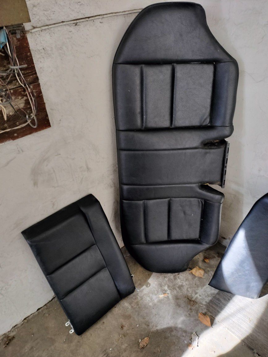 Mercedes Benz Seat Cushion +