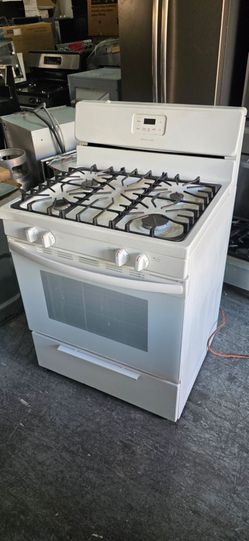 FRIGIDAIRE GAS RANGE IN WHITE WORK PERFECTLY