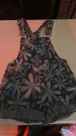 Women/girl’s clothing