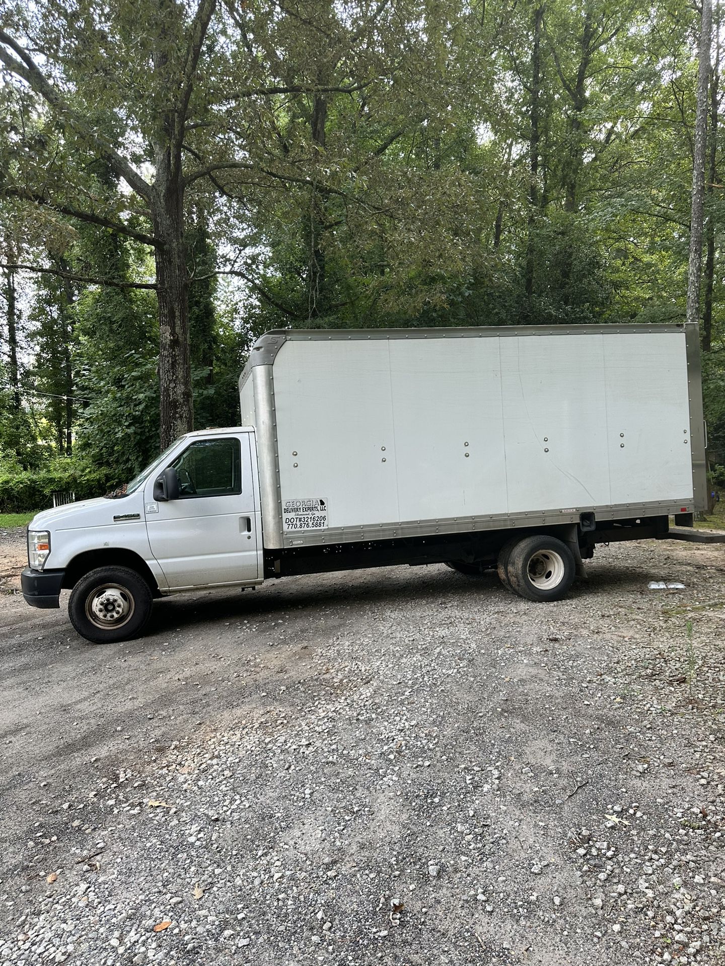 2018 17 Ft Box Truck