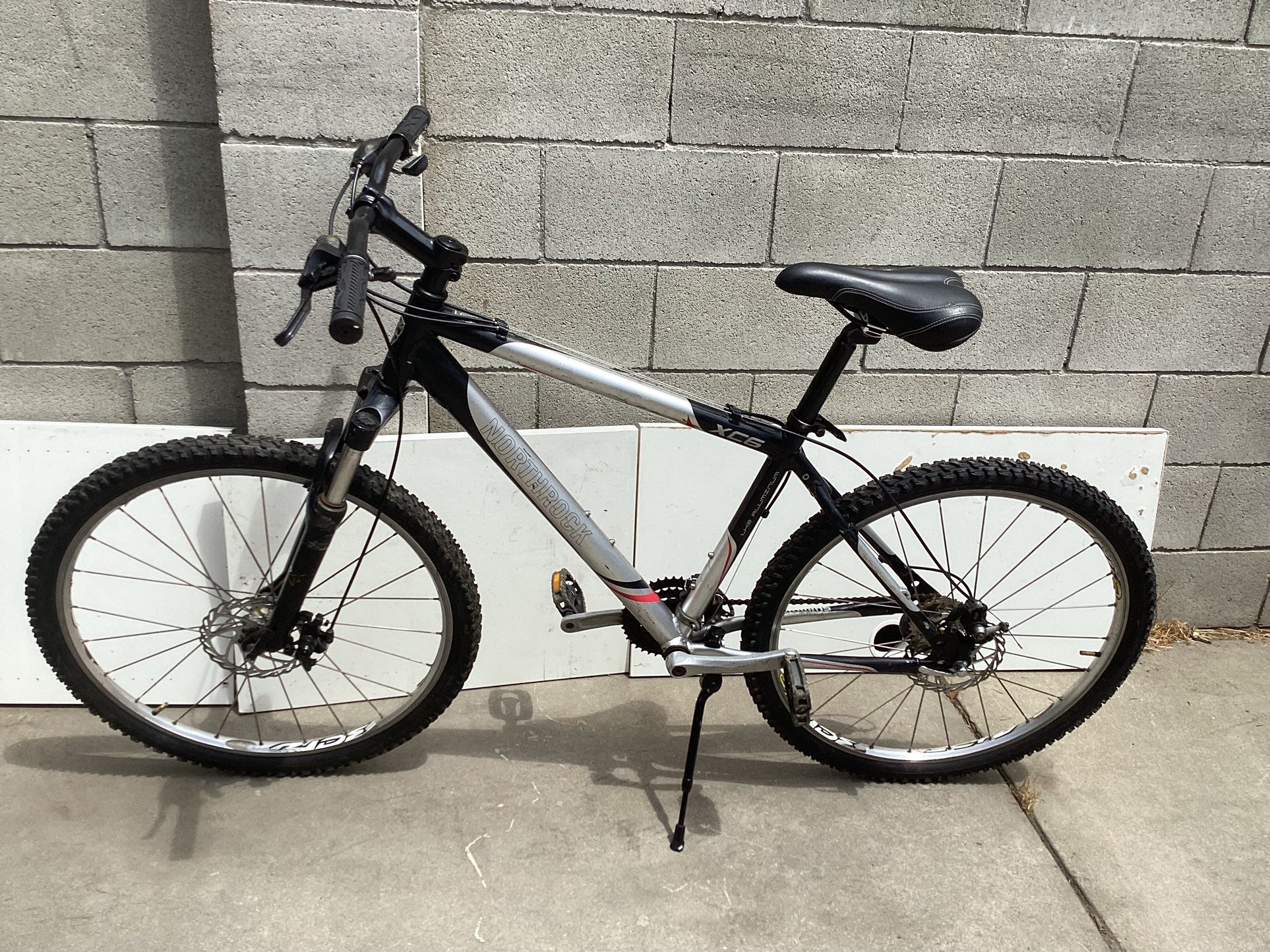 Northwoods Aluminum Bicicleta Northwoods Northwoods Springdale