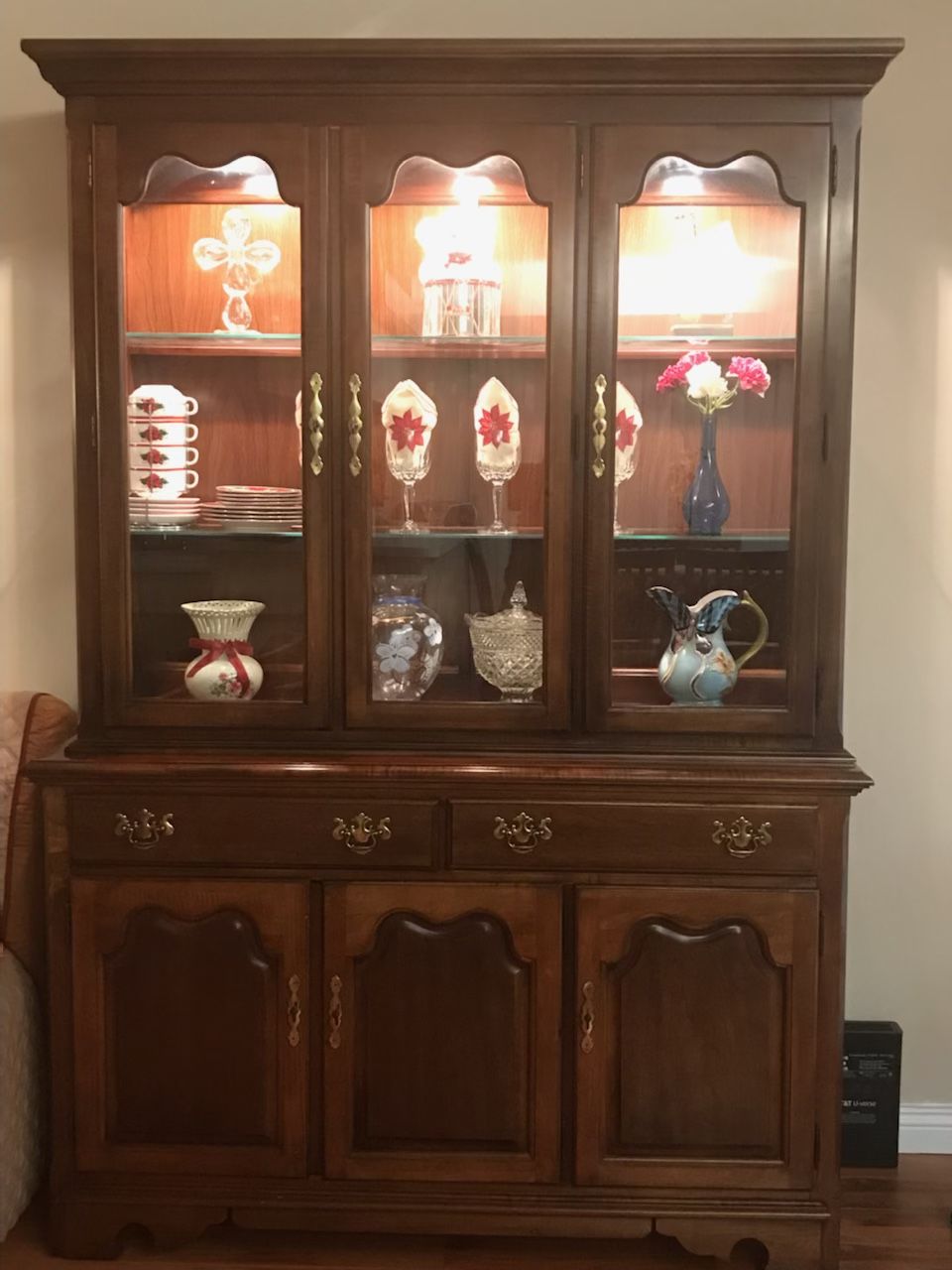 3.	Thomasville Display Cabinet – Glass Doors & Lighting