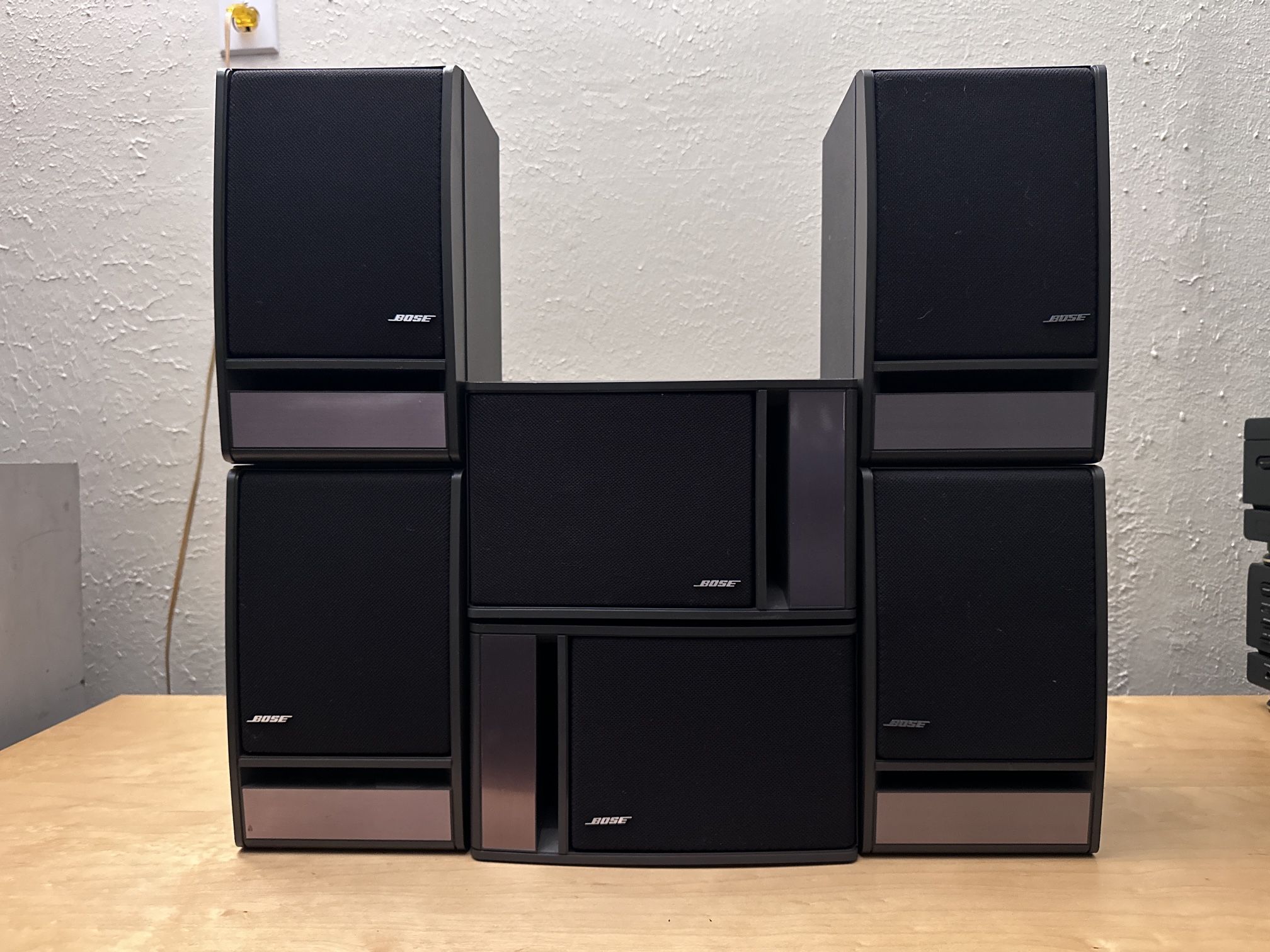 Bose 141 Fullrange Bookshelf Speakers A pair speaker
