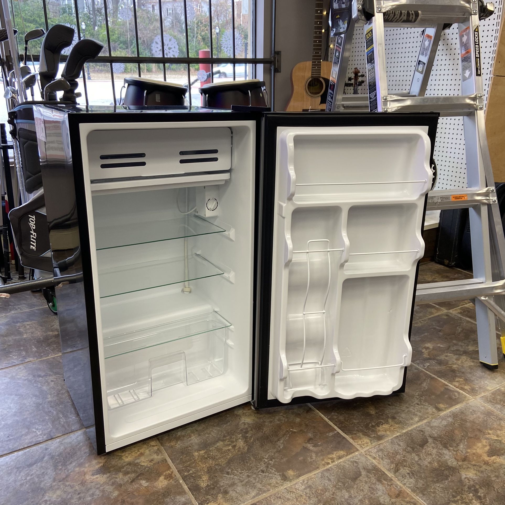 Midea 3.3 Cu. Ft. Dorm Mini Fridge W/Freezer 11055843