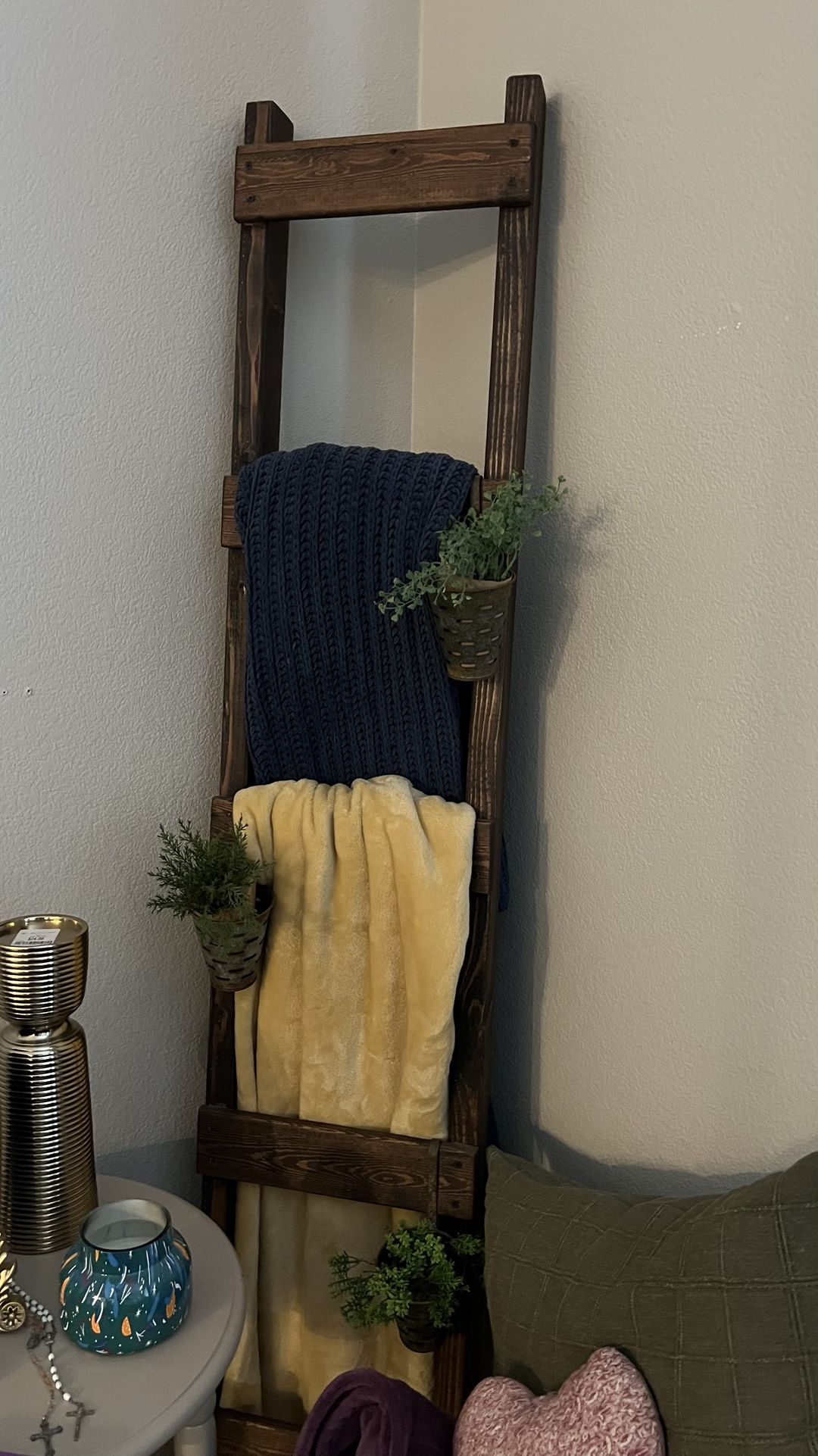 Blanket Ladder + Blankets