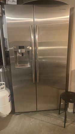Samsung refrigerator, RSG257AARS