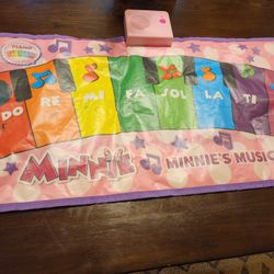 Minnie Musical Mat
