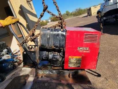 Lincoln WELDER.  GAS engine.  Generator 