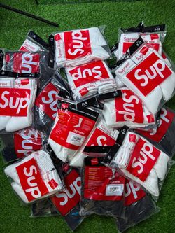 Supreme x Hanes Crew Socks 4-Pack