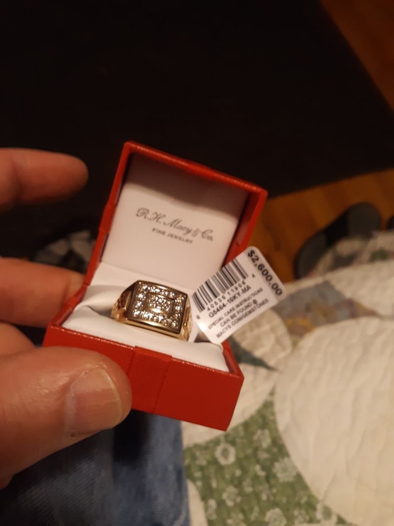 R.H. Macy &Co fine jewelry , Diamond ring for Sale in Portland, OR OfferUp
