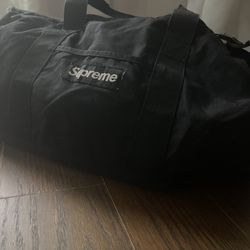 SUPREME NYC Vintage Black Duffle Bag Weekender Travel