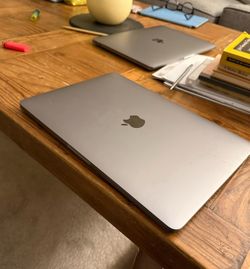 MacBook Pro 13” (2020) • 16GB RAM • Intel i5 • 4 Thunderbolt Ports