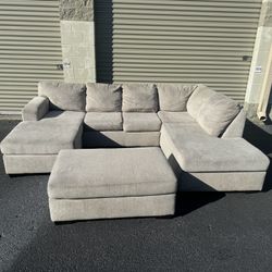 Light Gray/Beige Sectional W Ottoman